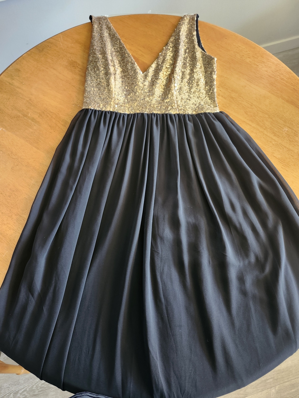 Gold Sequin Top Black Skirt V-Neck Party Dress Gown